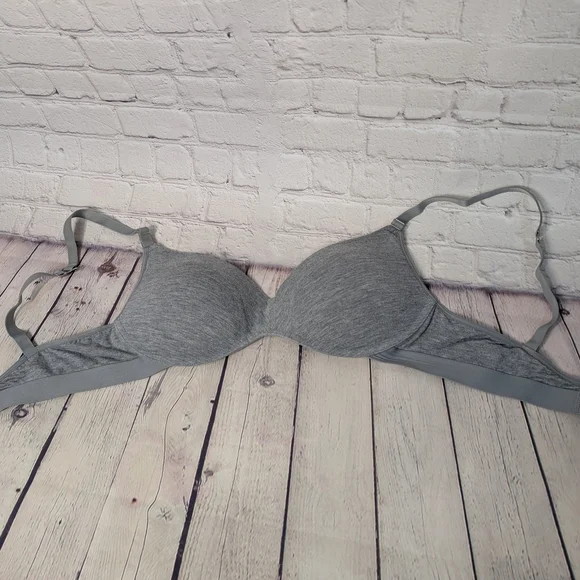 Elegant Gray Women's Bra - Picture 2 of 6